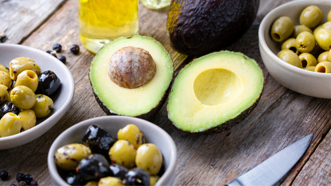 Avocado Oil vs Olive Oil: Comparison & Considerations